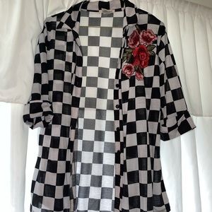 Medium checkered shirt with rose detailing